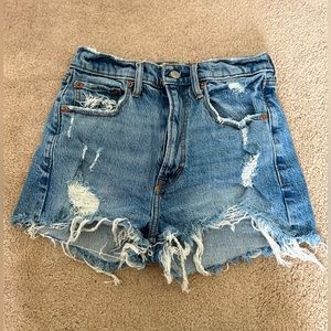 Abercrombie and Fitch the mom short high rise Jean shorts size 0 / 25